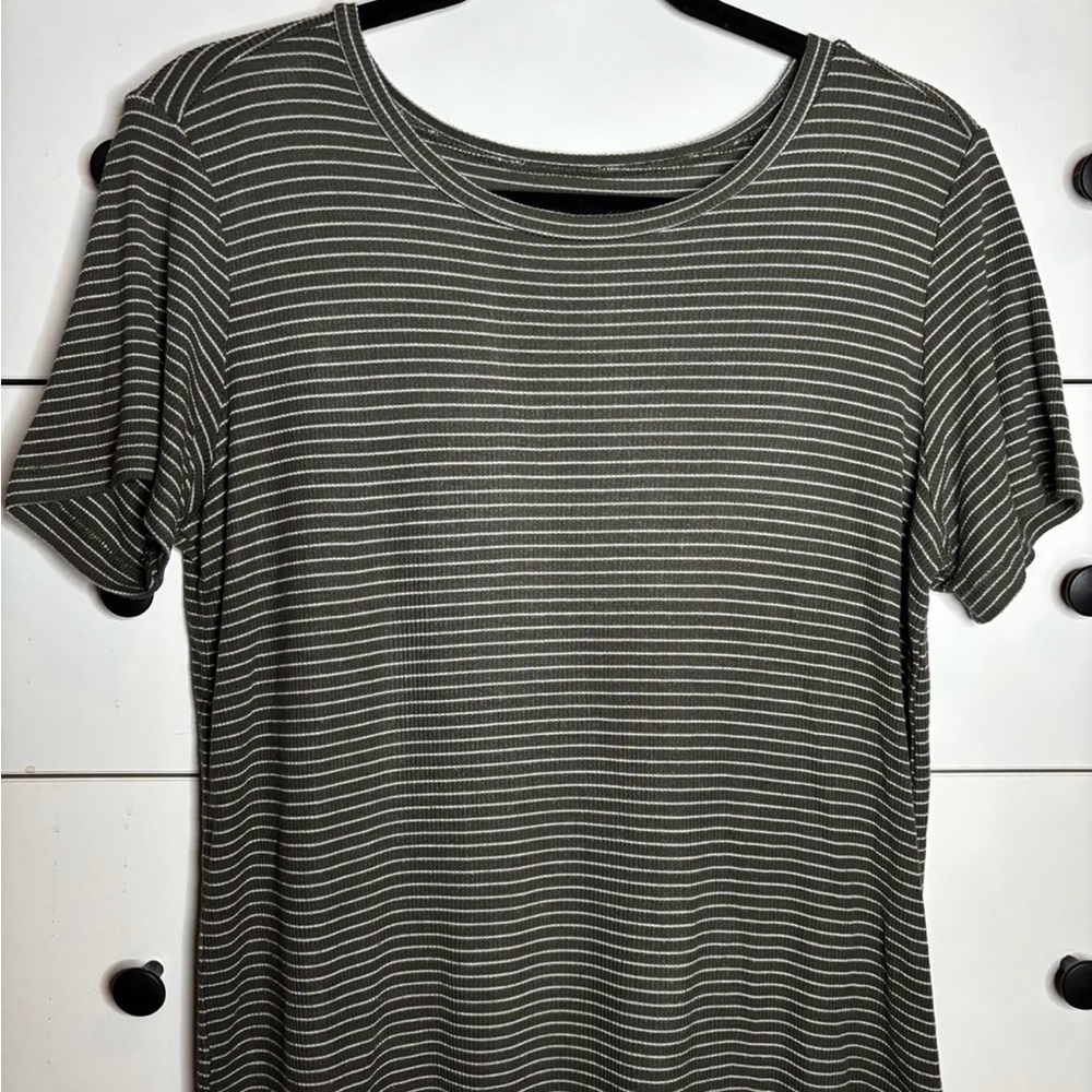 American Eagle Outfitters Green and White Fitted Short Sleeve T-Shirt